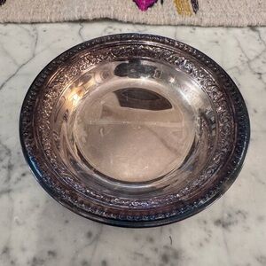 Reed and Barton Silverplate bowl, 6x1, needs polish otherwise EUC